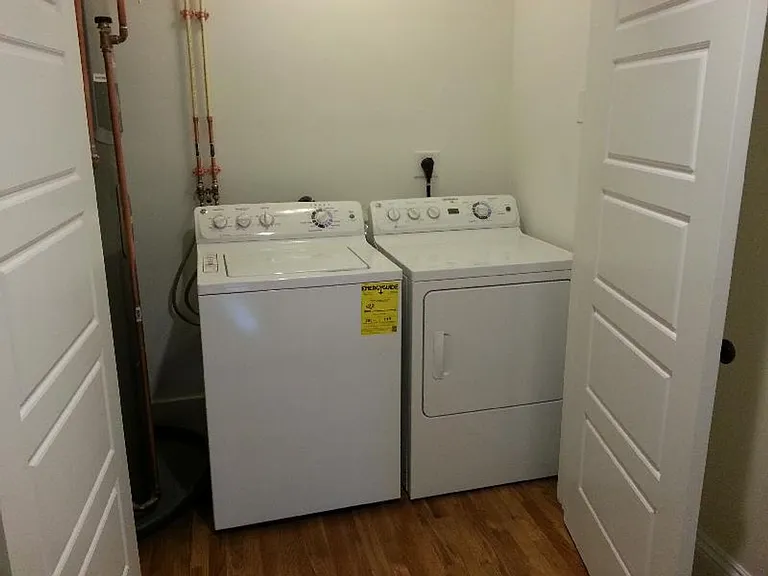 82 Linden St #2 — Photo 6