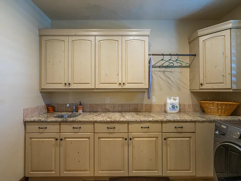 2732 S 4010 W — Photo 27