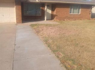 1713 Westchester Dr, The Village, OK 73120
