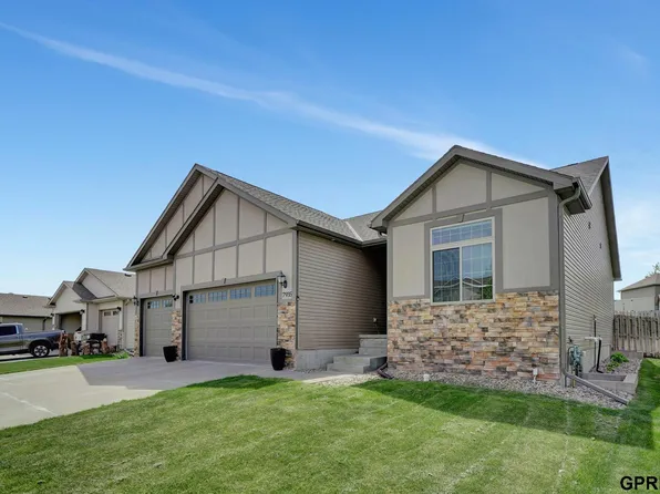 7935 Mandalay Dr, Lincoln, NE 68516