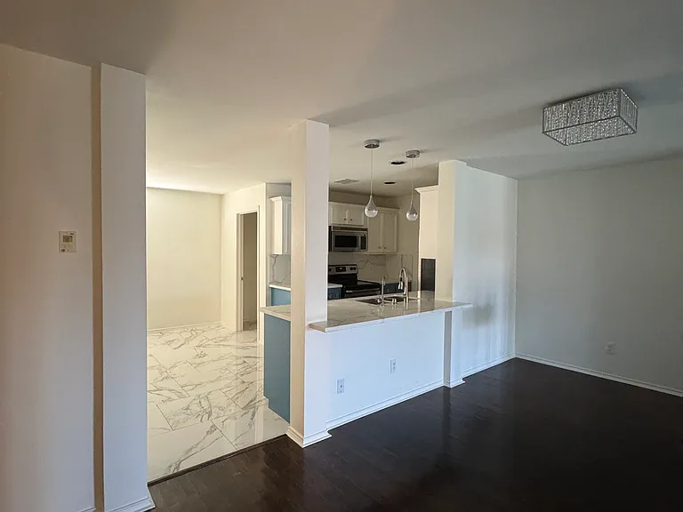 2244 Ann St — Photo 3