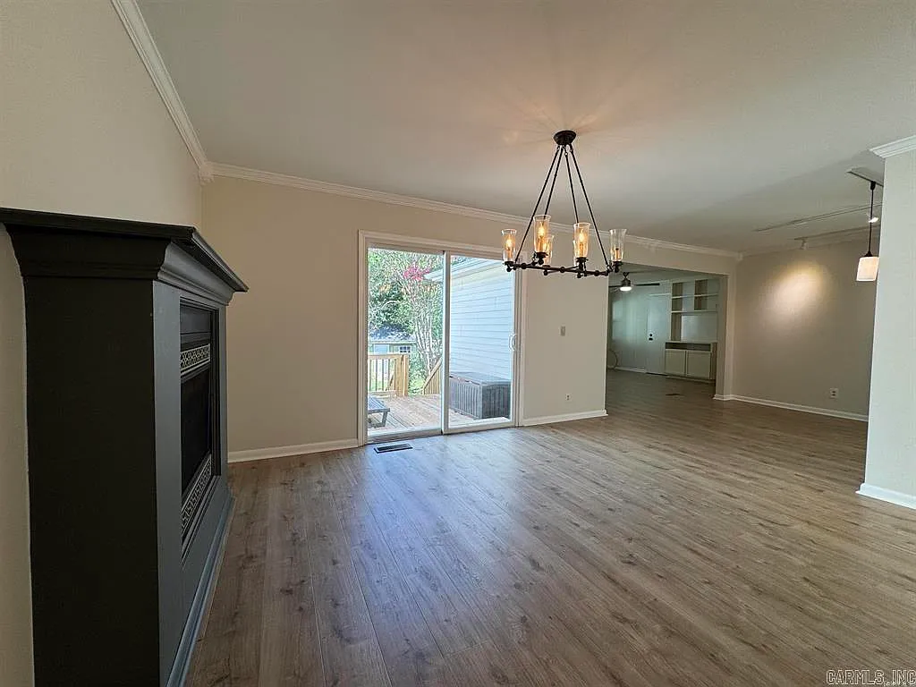 3 bed, 2.5 bath, 2036 sqft, $1,950 — Photo 4