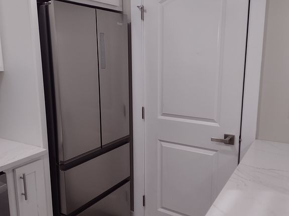 3rd image of 118 W Dodridge St APT A