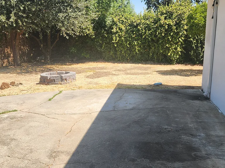914 Snyder Dr — Photo 18