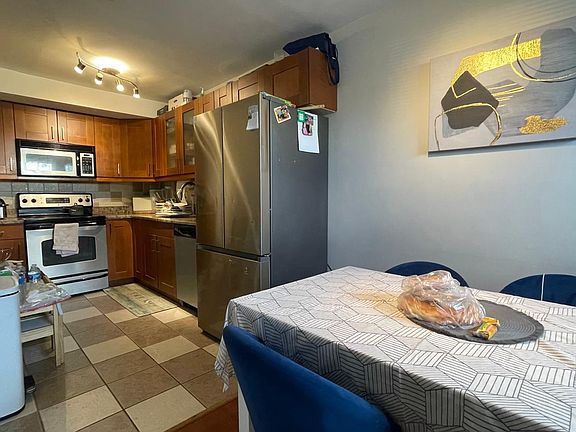 5th image of 613 Edison Ave Unit B