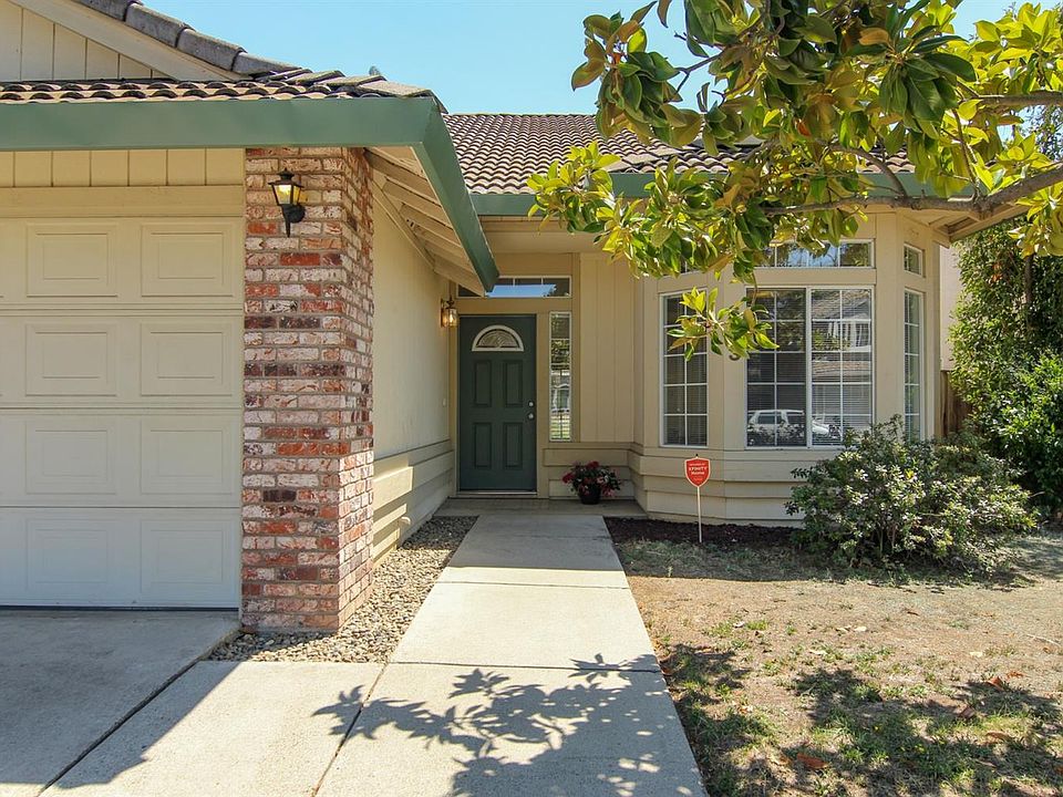 1st image of 623 Vernon Oaks Dr