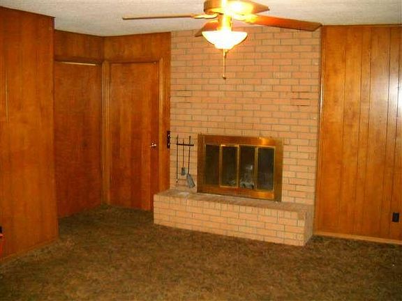 2nd image of 1824 N Glenwood Dr
