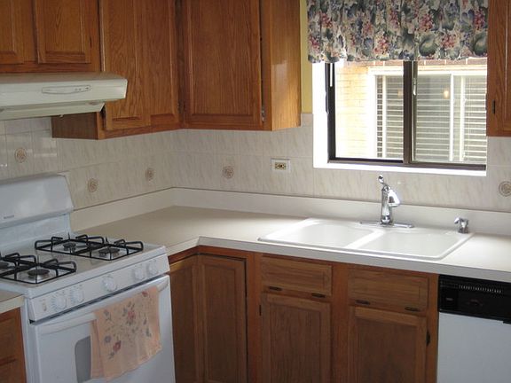4th image of 8528 W Catherine Ave Unit 2S