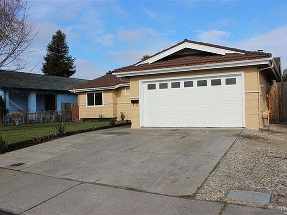3rd image of 1041 Catalpa Way