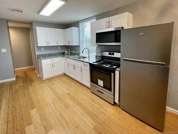 4th image of 51 Greenwich Ave