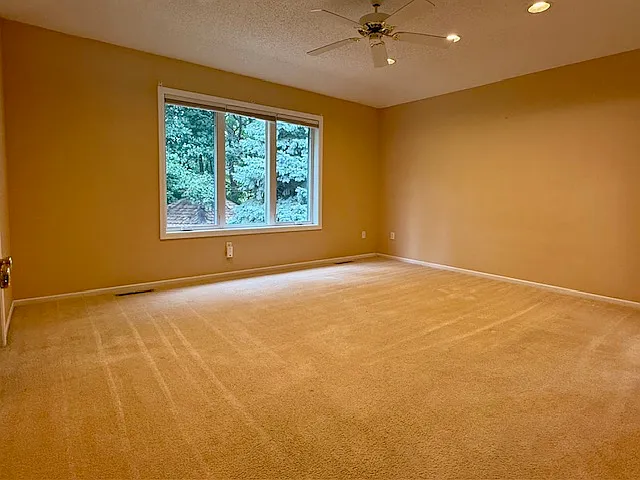 5745 Annapolis Ln N — Photo 13