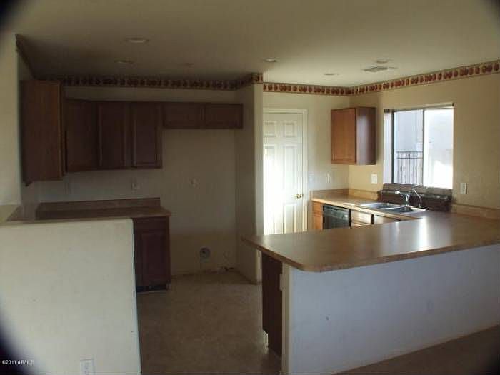 2nd image of 2138 W Wilson Ave