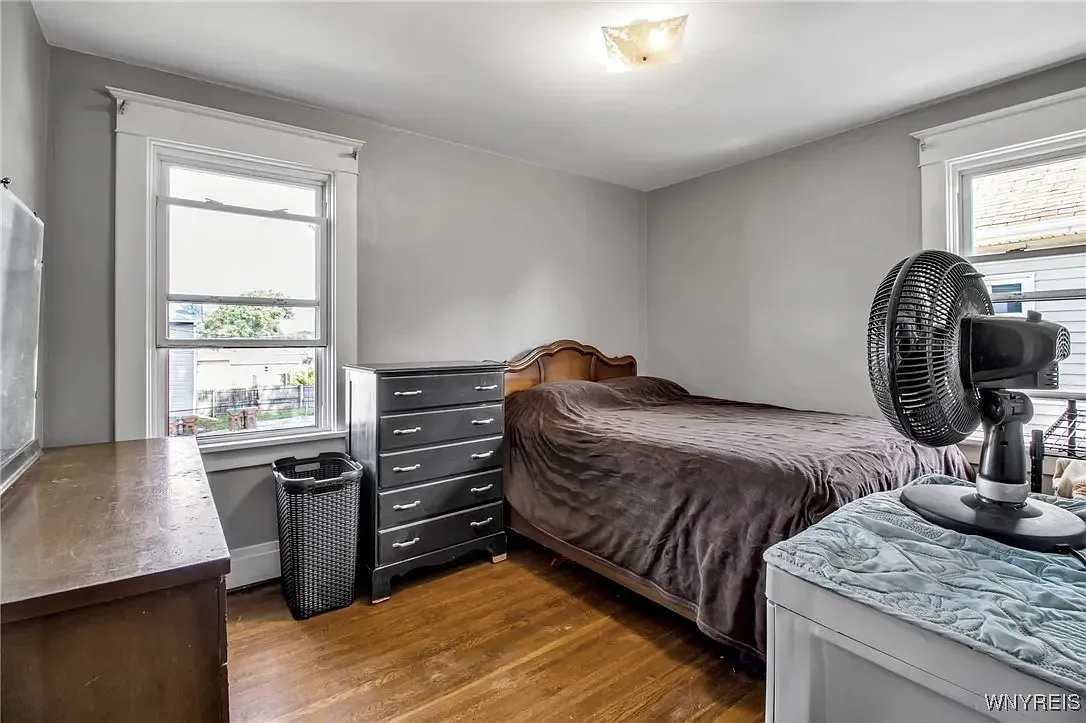 3340 Genesee St — Photo 4