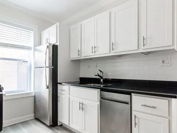 837 W Cornelia Ave, Chicago, IL