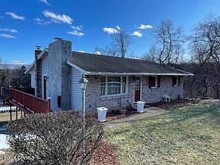 1st image of 270 Sunnyside Ave