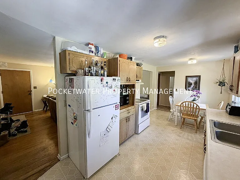 740 37th St — Photo 5