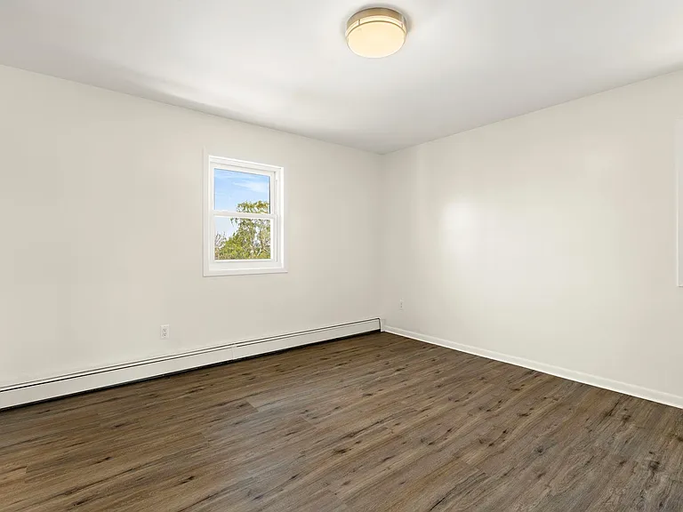 184 Central Ln #2 — Photo 11