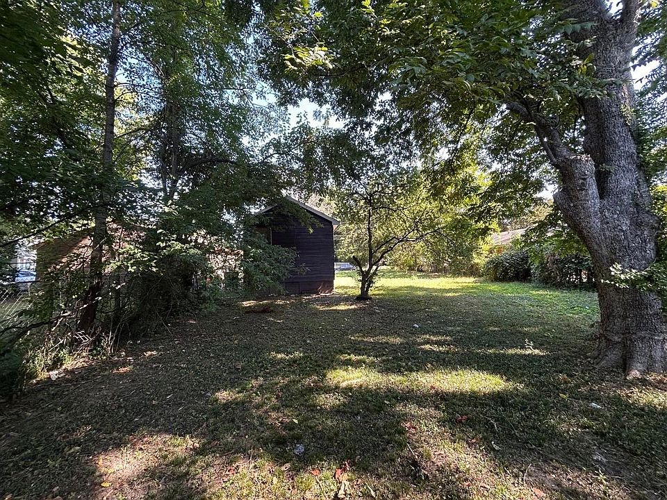 2nd image of 2305 Eldridge Ave #15
