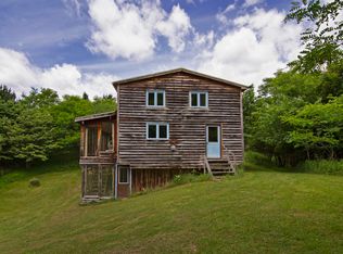 245 Hickory Bend Dr, Hillsboro, WV 24946