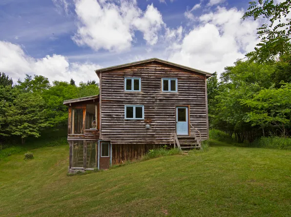 245 Hickory Bend Dr, Hillsboro, WV 24946