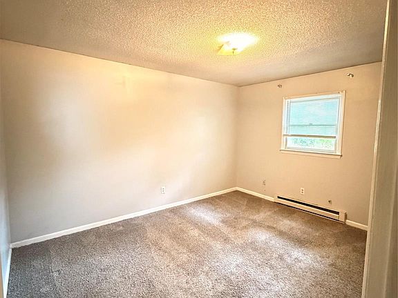 5th image of 6783 Glover Ln