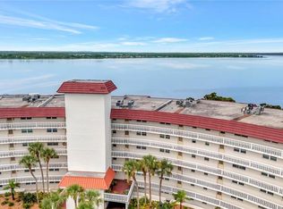 601 N McDonald St APT 506, Mount Dora, FL 32757