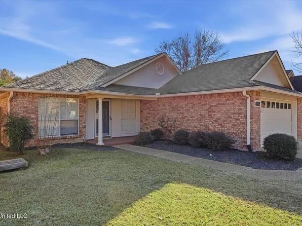 402 Twin Lks N, Clinton, MS 39056