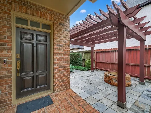 4616 Spruce St, Bellaire, TX 77401