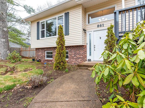 2nd image of 861 Julie Dr