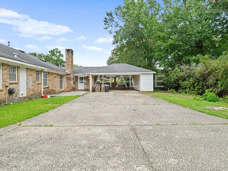 1211 Vendome Dr W — Photo 50