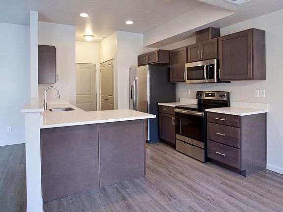 4th image of 3027 Sherwood Dr #2920