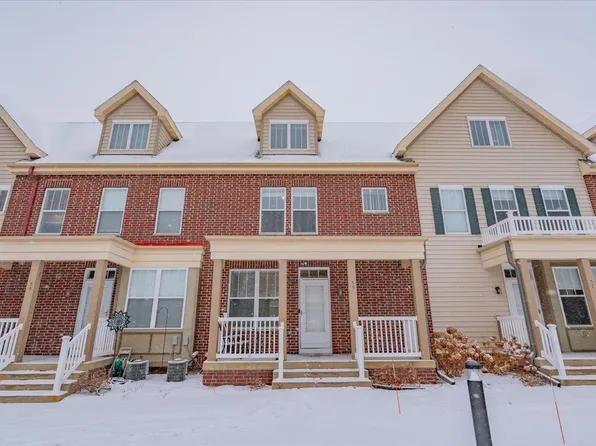 55 S Gardens Way, Fitchburg, WI 53711