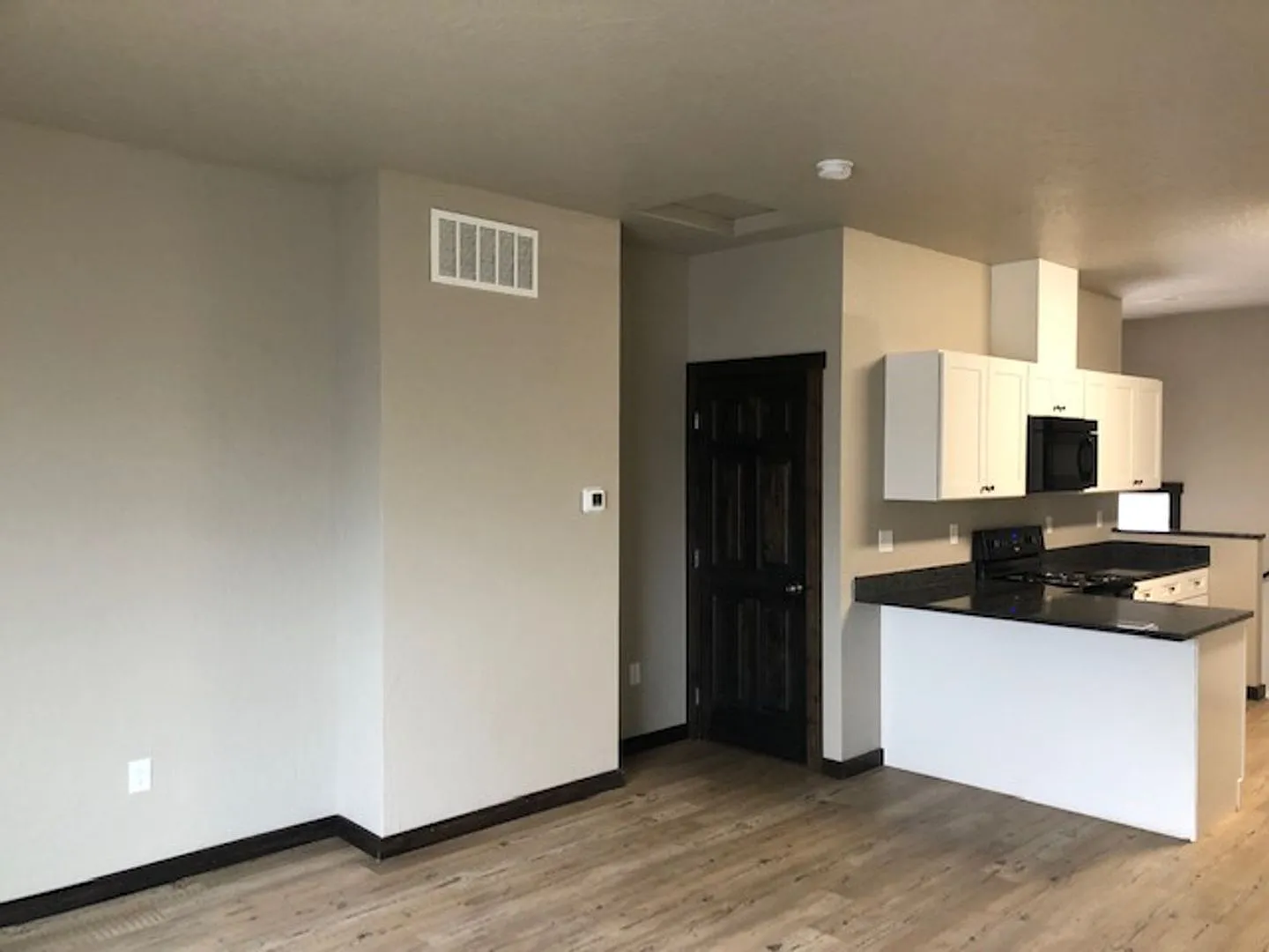 13700 Four Plex — Photo 3