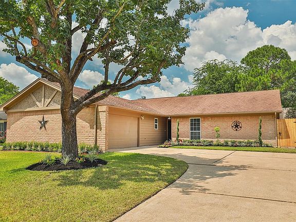 3rd image of 15402 Quiet Creek Dr
