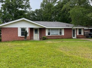 100 Sunhaven Dr, Ocean Springs, MS 39564