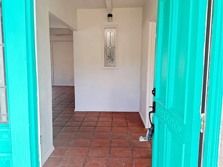 54066 Avenida Velasco — Photo 2