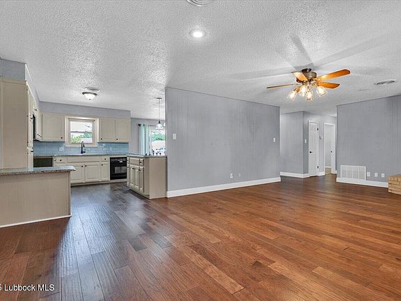 5th image of 214 Redwood Ln