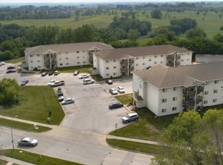 208 S J St, Indianola, IA 50125