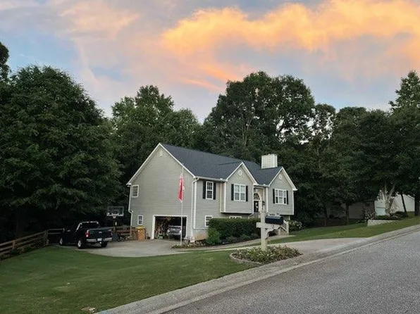 12 Chatham Ct, Jefferson, GA 30549