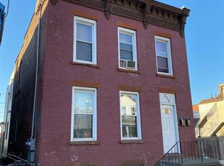 525 2nd St, Troy, NY 12180