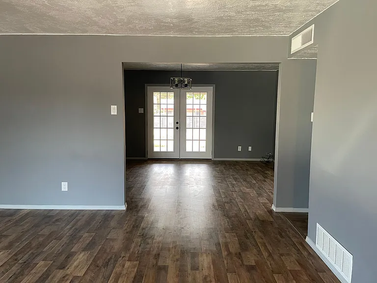 2060 Austin Dr — Photo 4