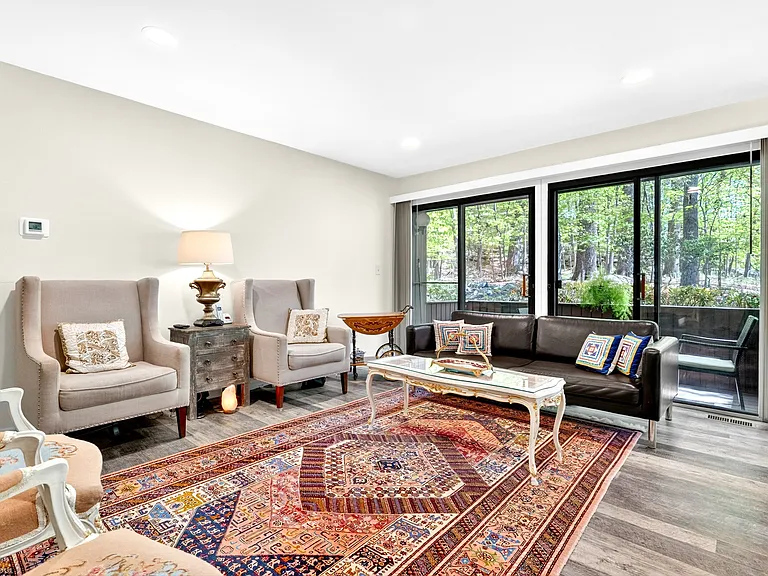 138 Indian Hollow Ct — Photo 30