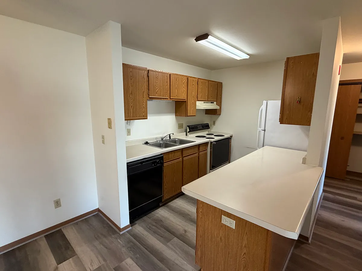 Building Photo - 131 Elm St #1