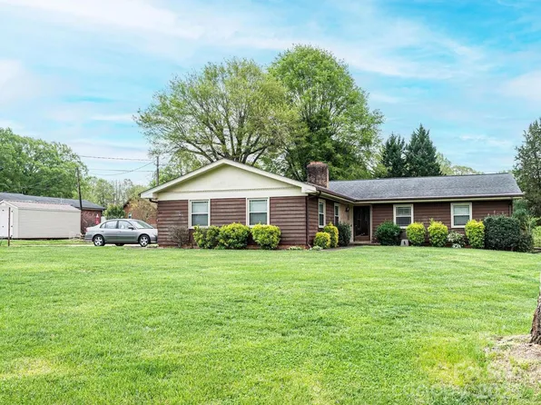 1025 Hefner Dr NW, Conover, NC 28613