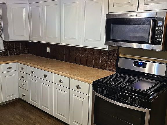 2nd image of 102 E Stephenson St