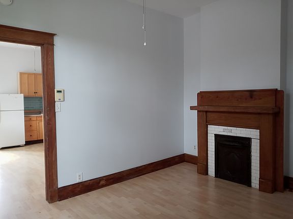 3rd image of 5035-37 Loyola Ave