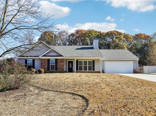 809 Custom Ln, Winder, GA 30680