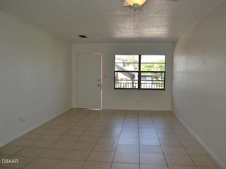 309 Oakridge Blvd #6 — Photo 2