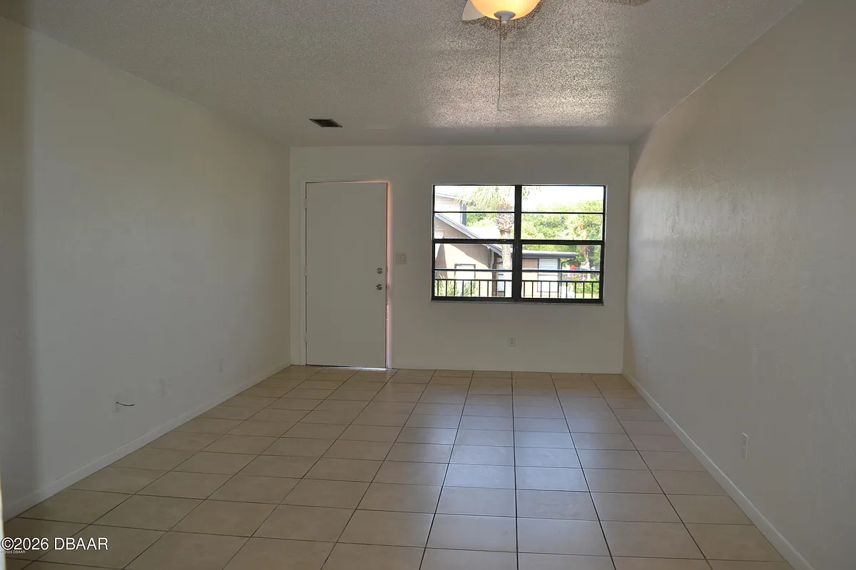 Building Photo - 309 Oakridge Blvd #6