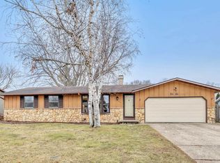 2484 Van Beek Rd, Green Bay, WI 54311